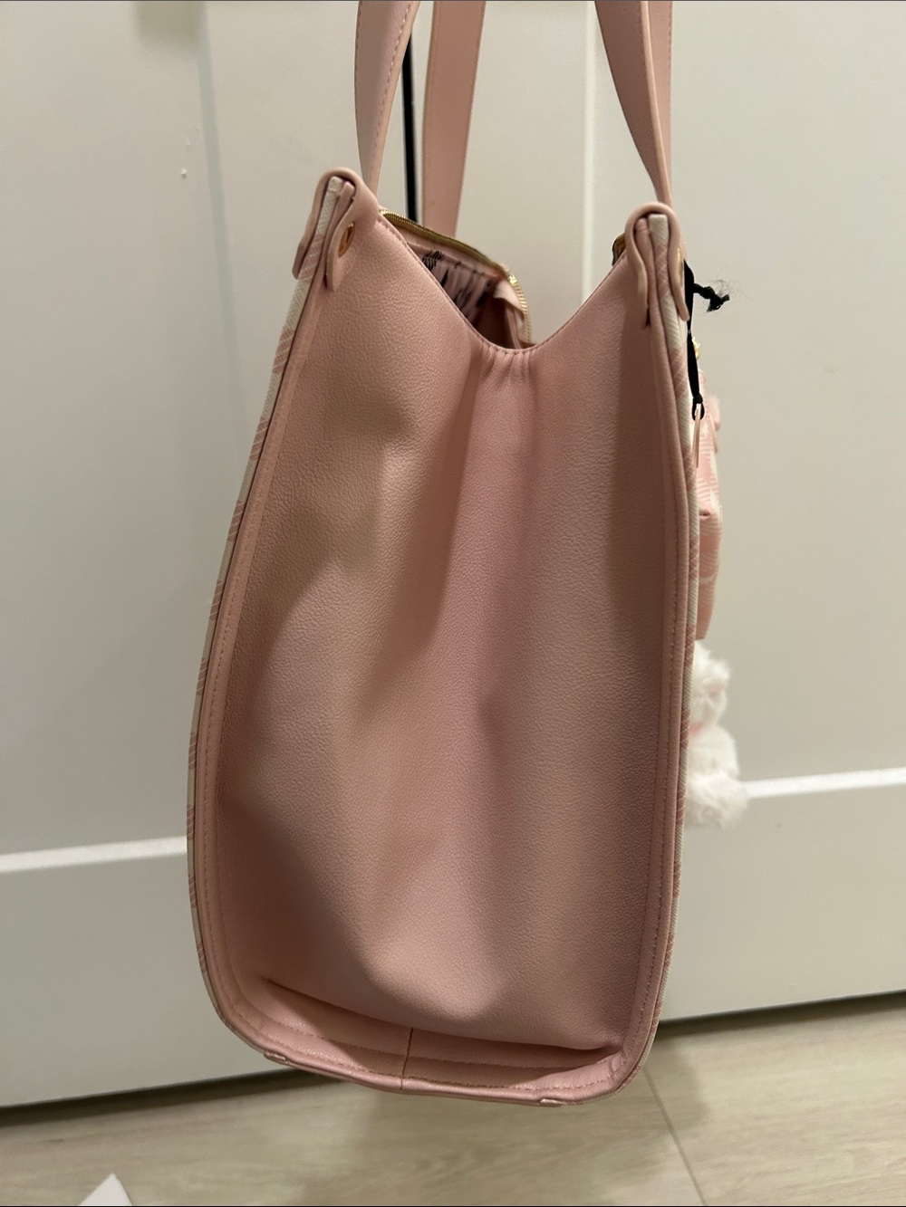 Juicy Couture Exclusive (NWT) Study In Style With Scottie Tote Bag - Picture 6 of 14